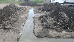 Couler du béton pour la fondation d'une maison métallique thumbnail