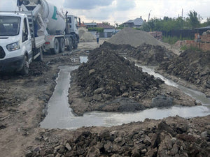 Couler du béton pour la fondation d'une maison métallique thumbnail