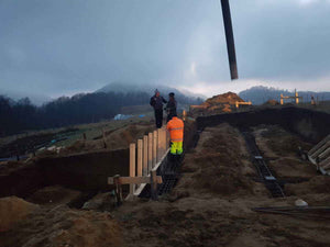 Couler des paliers et des poutres pour un restaurant de 620 mètres carrés dans le comté de Brasov thumbnail