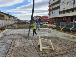 Couler une plaque de fondation armée pour un projet de halle métallique de 480 mètres carrés thumbnail