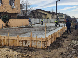 Couler une plaque de fondation armée pour un projet de halle métallique de 480 mètres carrés thumbnail