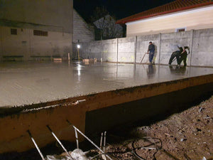 Couler une plaque de fondation pour une maison sur structure métallique à Bucarest thumbnail