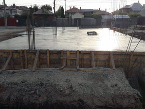Couler une dalle au-dessus du sol pour une maison sur une maçonnerie de 386 mètres carrés à Bucarest thumbnail