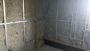 Couler une chape et installer un chauffage par le sol pour un projet de maison ignifuge à Saftica thumbnail