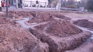 Couler une semelle de fondation pour un projet de maison métallique de 155 mètres carrés thumbnail