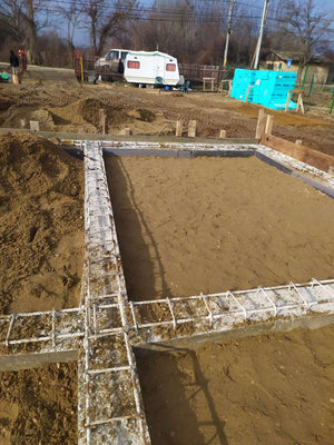 Remplir les espaces entre les fondations pour une maison de 162 mètres carrés à Snagov thumbnail