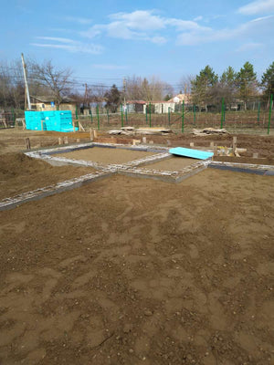 Remplir les espaces entre les fondations pour une maison de 162 mètres carrés à Snagov thumbnail
