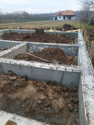 Remplir les espaces entre les fondations pour une maison de 162 mètres carrés à Snagov thumbnail