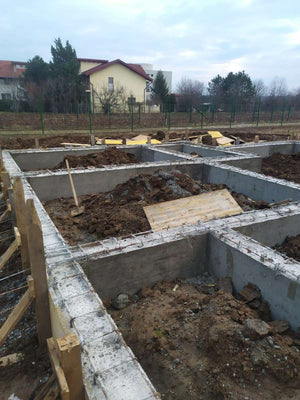Remplir les espaces entre les fondations pour une maison de 162 mètres carrés à Snagov thumbnail