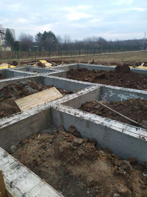 Remplir les espaces entre les fondations pour une maison de 162 mètres carrés à Snagov thumbnail