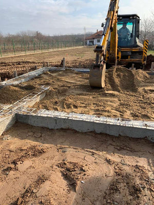 Remplir les espaces entre les fondations pour une maison de 162 mètres carrés à Snagov thumbnail