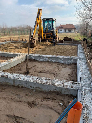 Remplir les espaces entre les fondations pour une maison de 162 mètres carrés à Snagov thumbnail