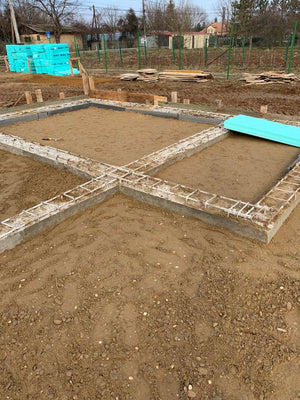 Remplir les espaces entre les fondations pour une maison de 162 mètres carrés à Snagov thumbnail