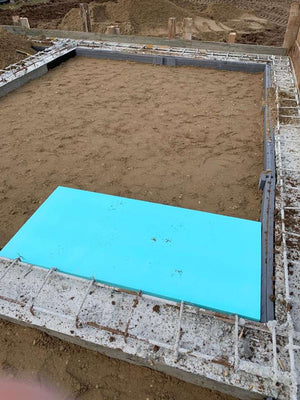 Remplir les espaces entre les fondations pour une maison de 162 mètres carrés à Snagov thumbnail