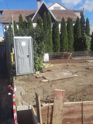 Remplir, compacter et couler une dalle de fondation pour un projet de maison de 191 mètres carrés thumbnail