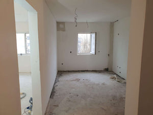 Peindre les murs et les plafonds et couler une chape autonivelante pour un appartement de 120 mètres carrés à Baneasa thumbnail