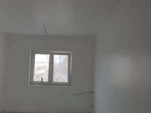 Peindre les murs et les plafonds et couler une chape autonivelante pour un appartement de 120 mètres carrés à Baneasa thumbnail