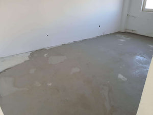 Peindre les murs et les plafonds et couler une chape autonivelante pour un appartement de 120 mètres carrés à Baneasa thumbnail