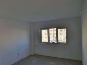 Peindre les murs et les plafonds et couler une chape autonivelante pour un appartement de 120 mètres carrés à Baneasa thumbnail