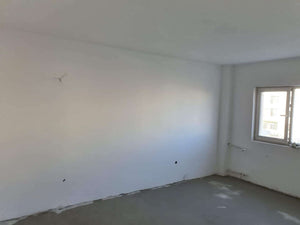 Peindre les murs et les plafonds et couler une chape autonivelante pour un appartement de 120 mètres carrés à Baneasa thumbnail