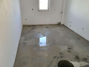 Peindre les murs et les plafonds et couler une chape autonivelante pour un appartement de 120 mètres carrés à Baneasa thumbnail