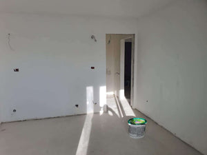 Peindre les murs et les plafonds et couler une chape autonivelante pour un appartement de 120 mètres carrés à Baneasa thumbnail