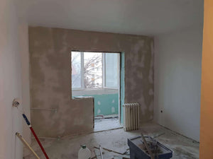 Peindre les murs et les plafonds et couler une chape autonivelante pour un appartement de 120 mètres carrés à Baneasa thumbnail