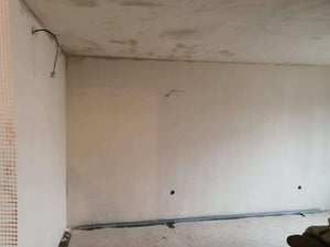 Peindre les murs et les plafonds et couler une chape autonivelante pour un appartement de 120 mètres carrés à Baneasa thumbnail